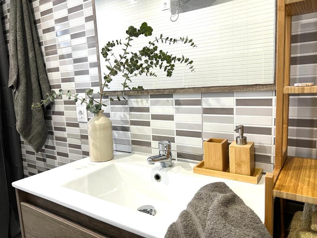 Acogedor Apartamento Cerca De La Playa Apartment Валенсия Екстериор снимка